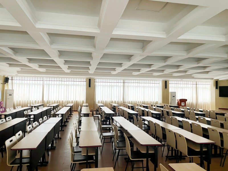 報告廳安裝均衡擴(kuò)聲音響系統(tǒng)