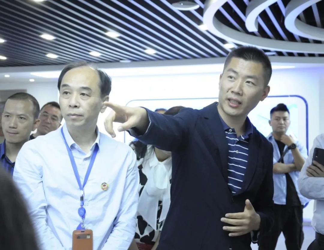 虎丘區政協社事委全體委員參觀視察清聽聲學