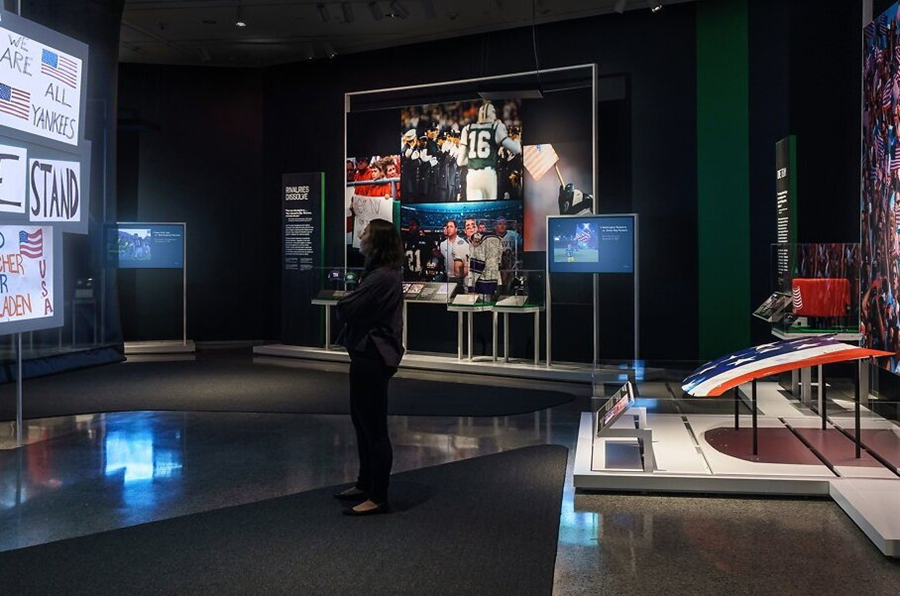 布朗創新公司在國家9/11紀念和博物館展示了采用定向音箱